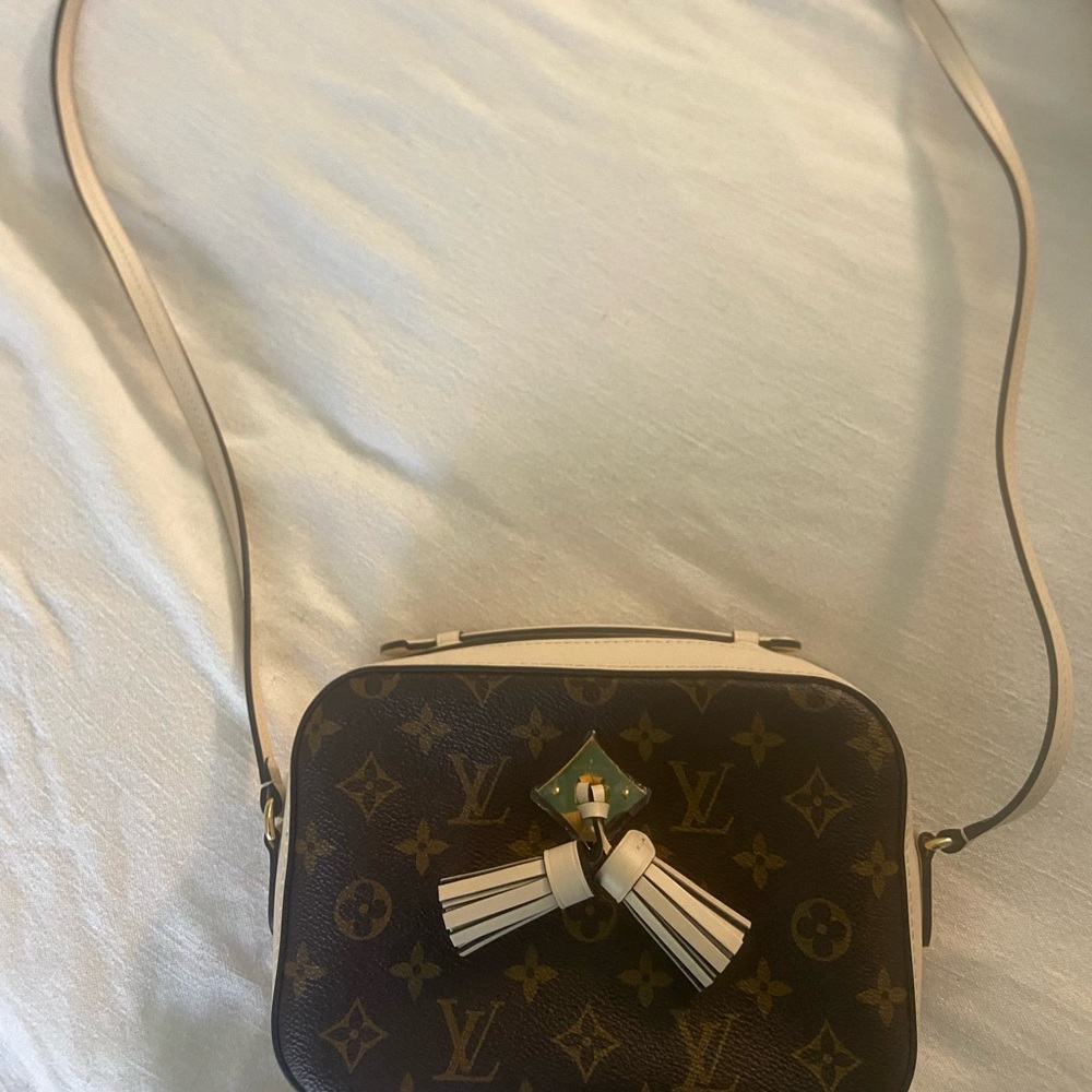 LOUIS VUITTON SAINTONGE CRÉAME